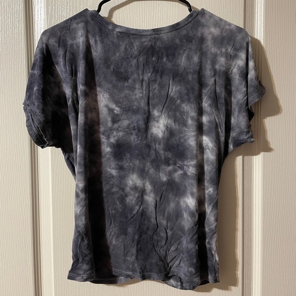 Ruched crop top 😍 (5/20) - Picture 2 of 3